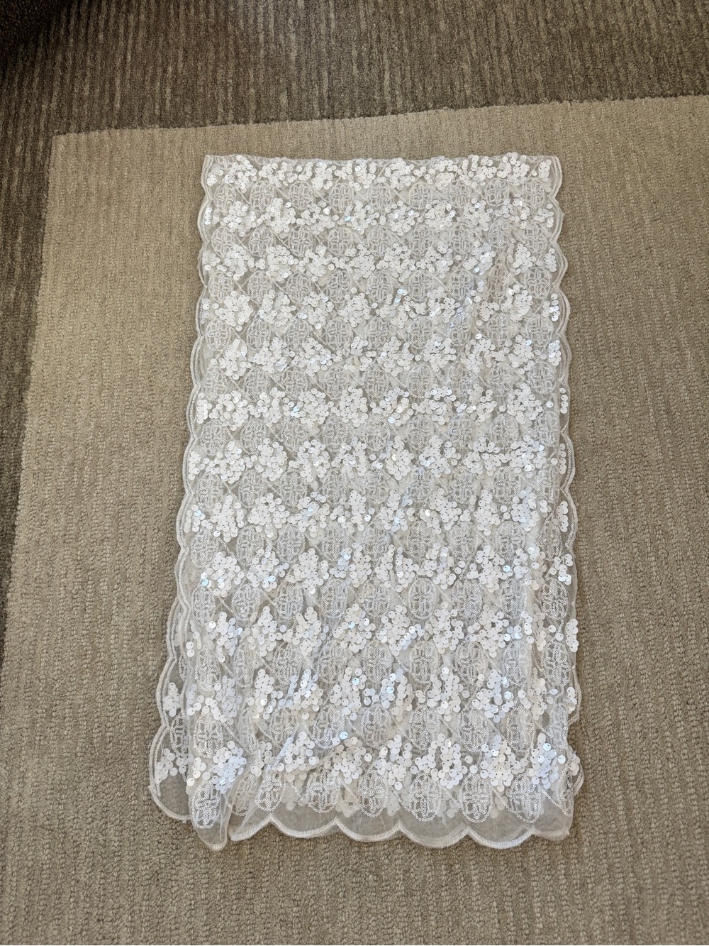 Capulet White Lace Decorative Scarf with Sequin Detail - Picture 3 of 5